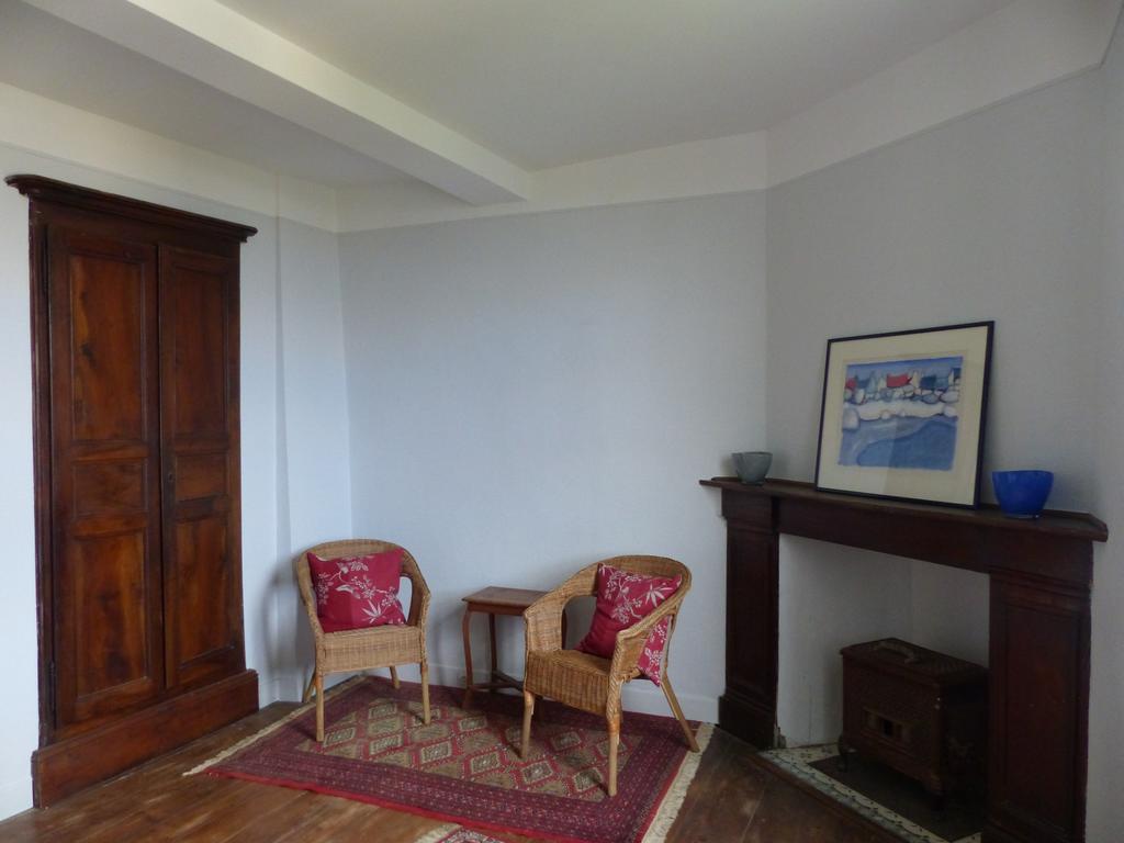 Montaut  Maison Arriu B&B 객실 사진