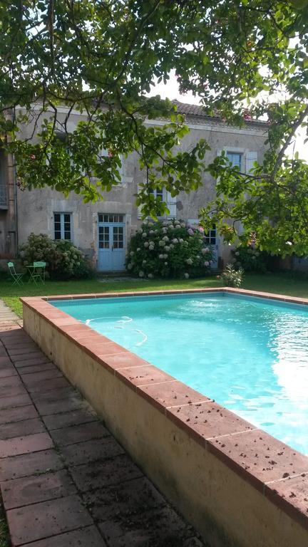 Montaut  Maison Arriu B&B 외부 사진