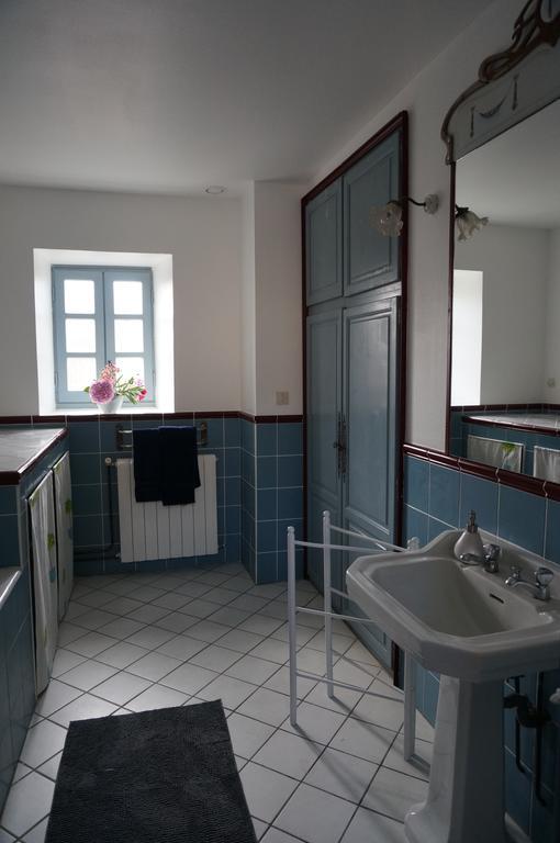 Montaut  Maison Arriu B&B 객실 사진