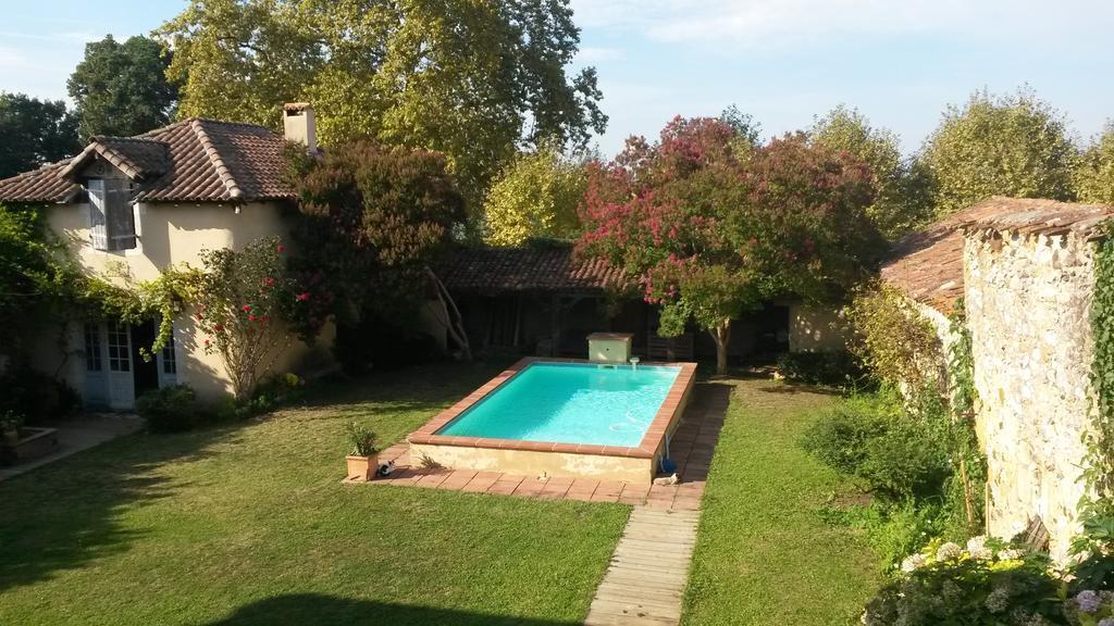 Montaut  Maison Arriu B&B 외부 사진