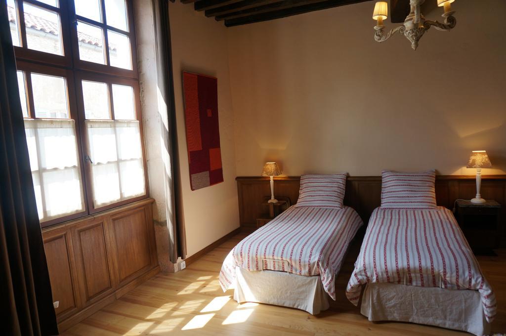 Montaut  Maison Arriu B&B 객실 사진