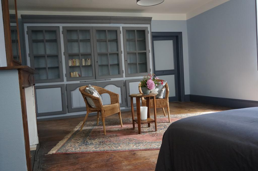 Montaut  Maison Arriu B&B 객실 사진