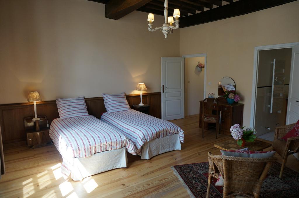 Montaut  Maison Arriu B&B 객실 사진